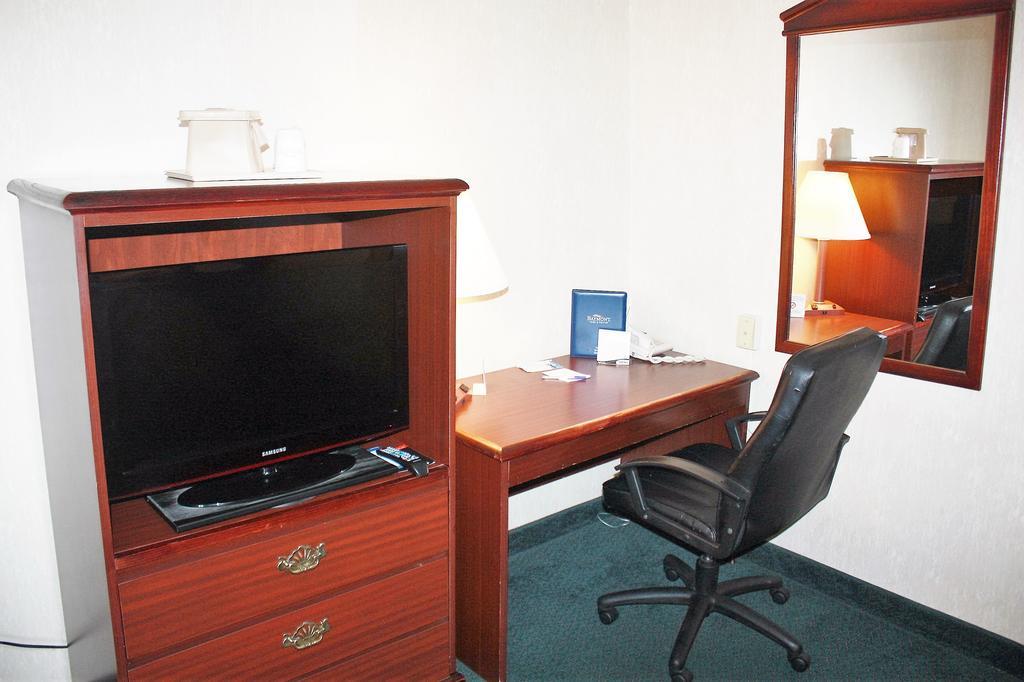 Lexington Suites Of Jonesboro Room photo